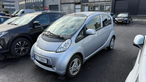 MITSUBISHI i-MIEV