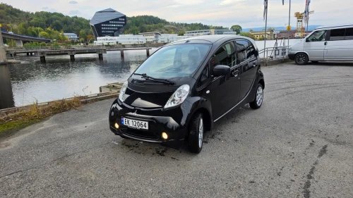 MITSUBISHI i-MIEV
