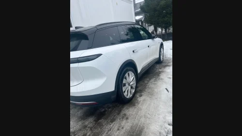 NIO EL6