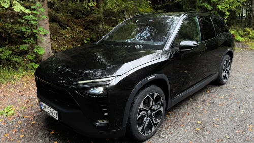 NIO ES8 SR Signature 4x4 7S 75kWh Krok Pano HUD Luft Pilot
