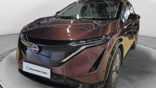 NISSAN ARIYA 87Kwt e-4orce Evole Eneste utgave med Burgundi met og l