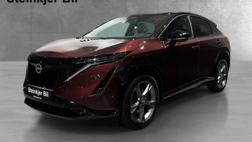 NISSAN ARIYA 87kWh Evolve/4x4/HUD/ACC/Matrix/Pano/Bose