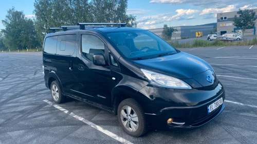 NISSAN e-NV200