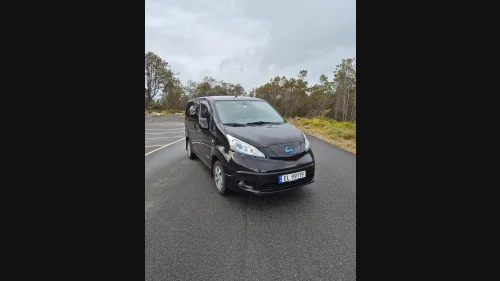NISSAN e-NV200