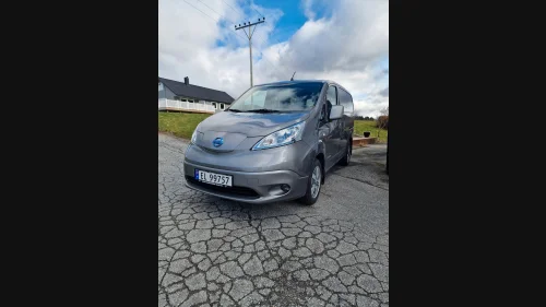 NISSAN e-NV200