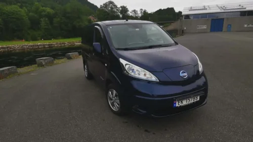 NISSAN e-NV200