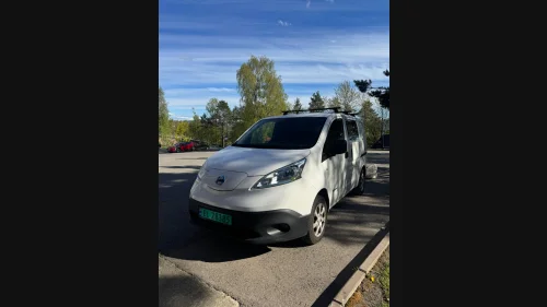 NISSAN e-NV200