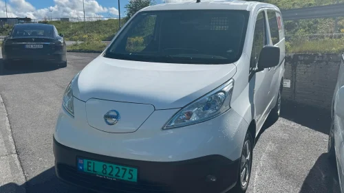 NISSAN e-NV200