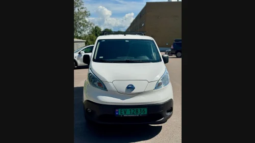 NISSAN e-NV200