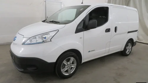 NISSAN e-NV200 KAMERA NAVI VARME RATTVARME