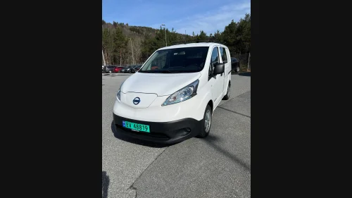 NISSAN e-NV200