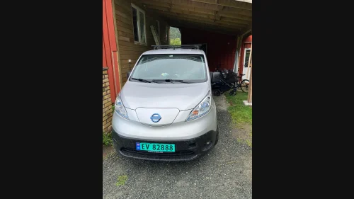 NISSAN e-NV200