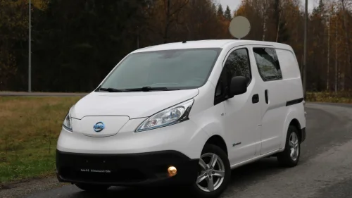 NISSAN e-NV200 40kWt PREMIUM NAVI DAB R-KAMREA CRUISE R-VARME PEN BIL+