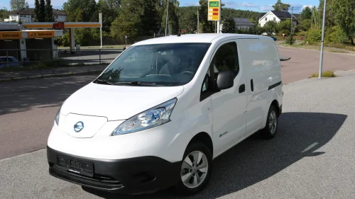 NISSAN e-NV200 40kWt PREMIUM NAVI DAB R-KAMREA CRUISE R-VARME PEN BIL+