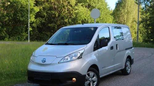 NISSAN e-NV200 40kWt PREMIUM NAVI DAB R-KAMREA CRUISE R-VARME PEN BIL+