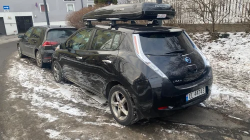 NISSAN LEAF