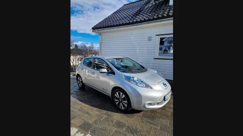 NISSAN LEAF Tekna