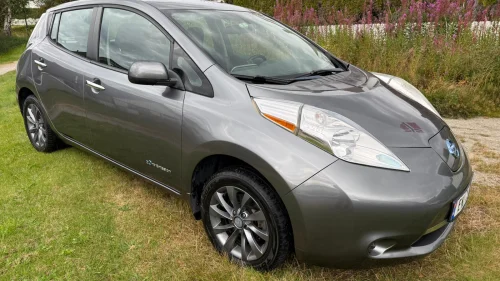 NISSAN LEAF