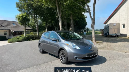 NISSAN Leaf Acenta, 12 streker, Navi, R.kamera,  Norges peneste ?