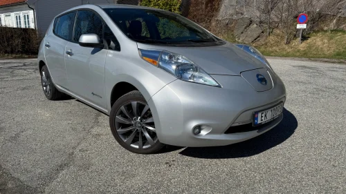 NISSAN LEAF
