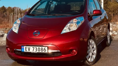 NISSAN Leaf