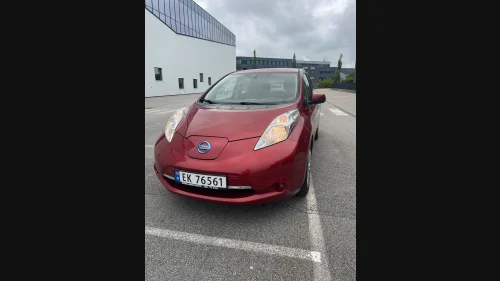 NISSAN LEAF