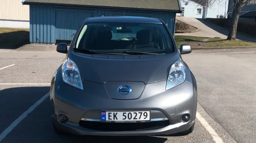 NISSAN LEAF