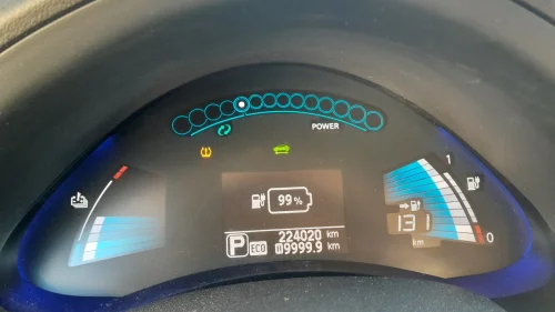 NISSAN LEAF