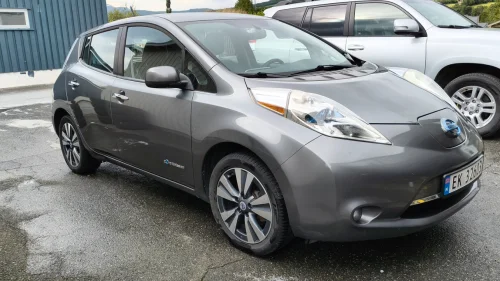 NISSAN LEAF