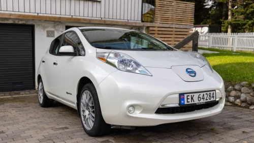 NISSAN LEAF