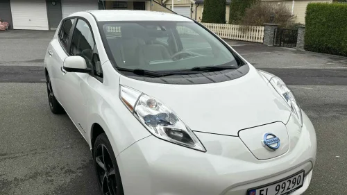 NISSAN LEAF