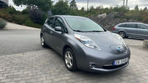 NISSAN LEAF