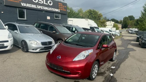 NISSAN LEAF