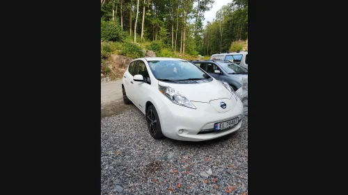 NISSAN LEAF