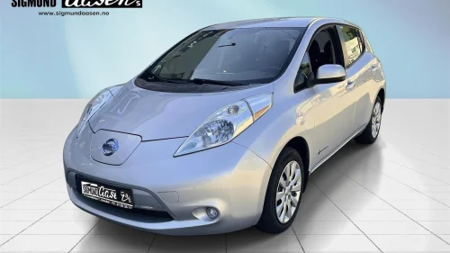 NISSAN LEAF Eu godkjent frem til mai 2028. Batteri: 11 streker!