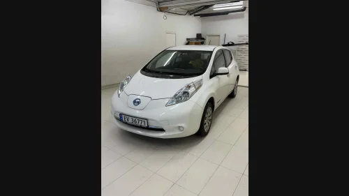 NISSAN LEAF Acenta, 11/12 batteristreker, Outlet