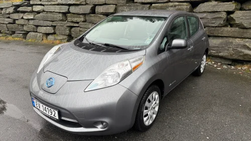 NISSAN Leaf