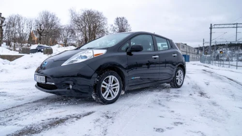 NISSAN LEAF