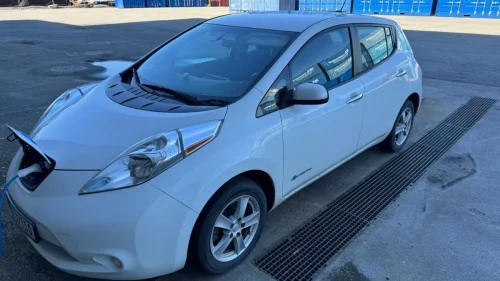 NISSAN LEAF