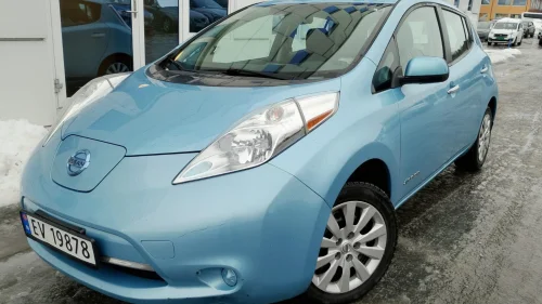NISSAN LEAF EV 109HK NORDIC ZERO EMISSION R kamera