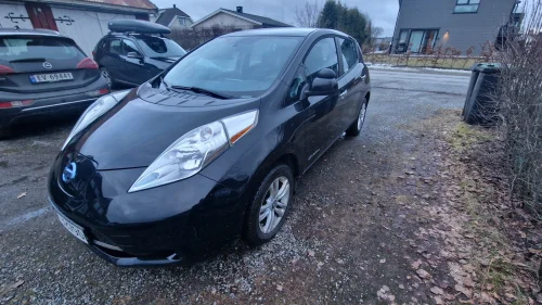 NISSAN LEAF
