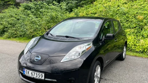 NISSAN Leaf
