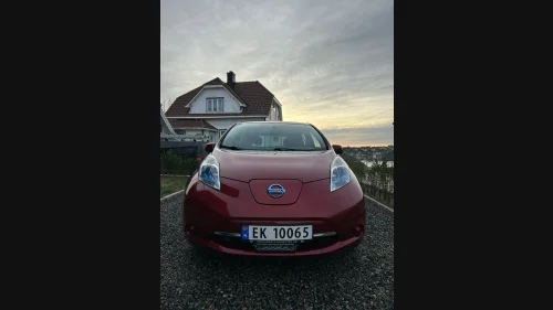 NISSAN LEAF