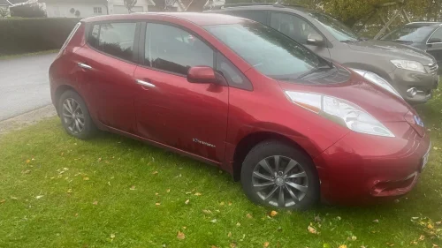 NISSAN LEAF