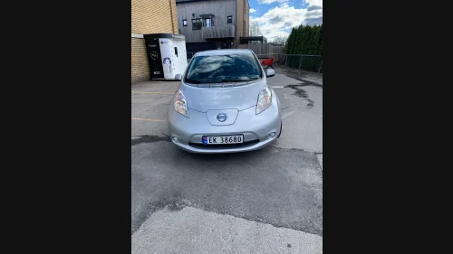 NISSAN LEAF