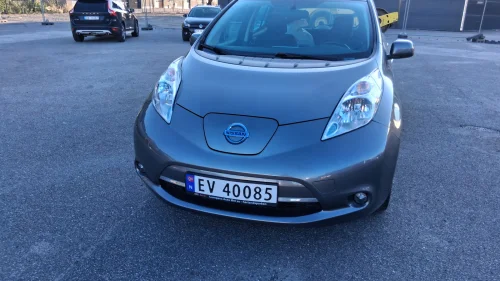 NISSAN LEAF