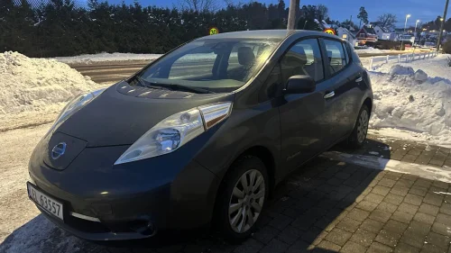 NISSAN Leaf