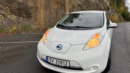 NISSAN LEAF