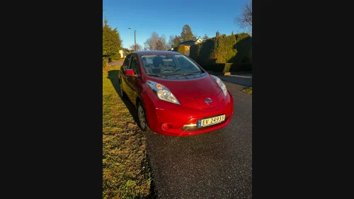 NISSAN LEAF