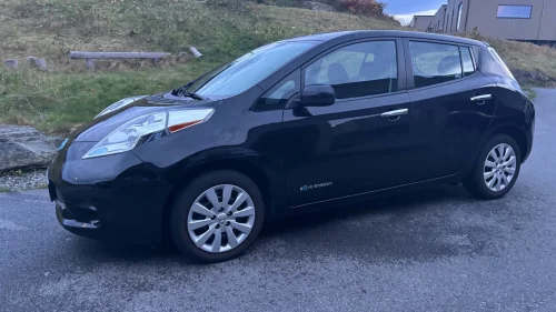 NISSAN LEAF